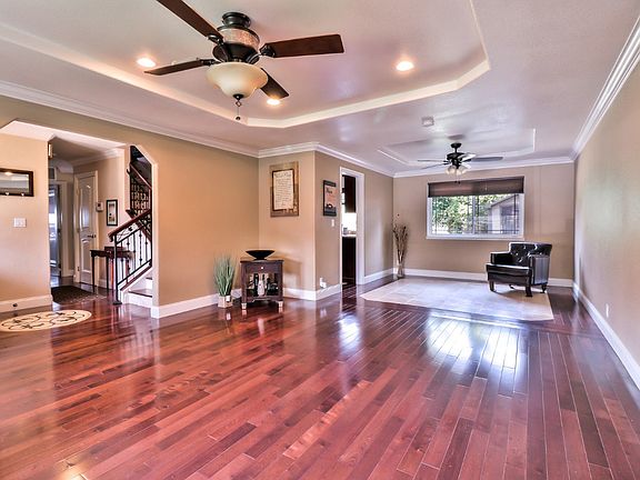 5th image of 6338 Solano Dr