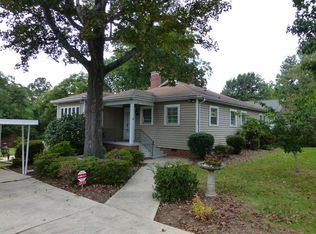 2415 4th St NE, Hickory, NC 28601