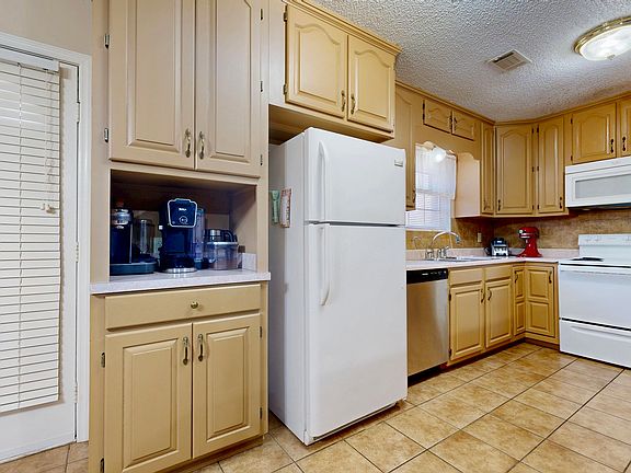 4th image of 131 Fawn Ln