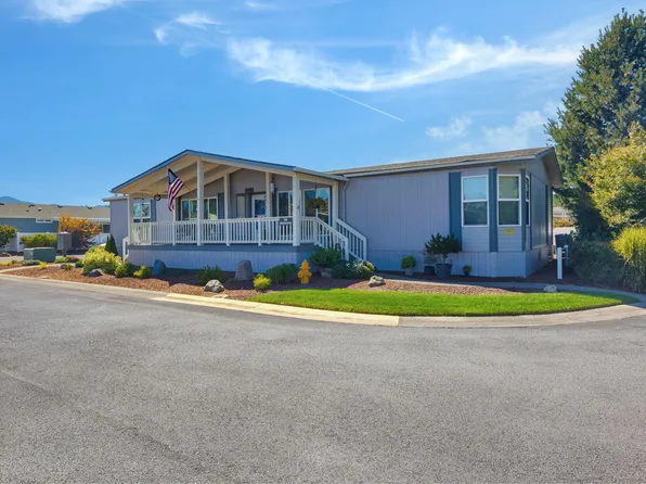 300 Winston Dr, Grants Pass, OR 97526