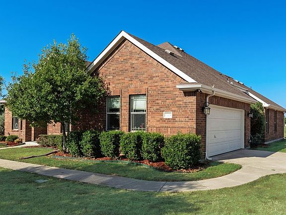 4th image of 2121 N Mockingbird Ln