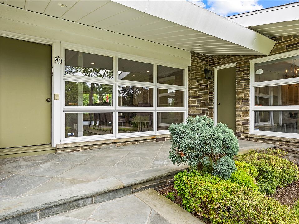 11 Flower Ln, Great Neck, NY 11024 | Zillow