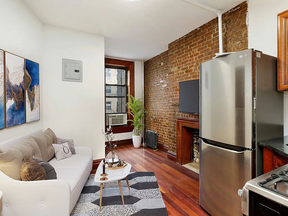 2nd image of 269 E 10th St APT 5