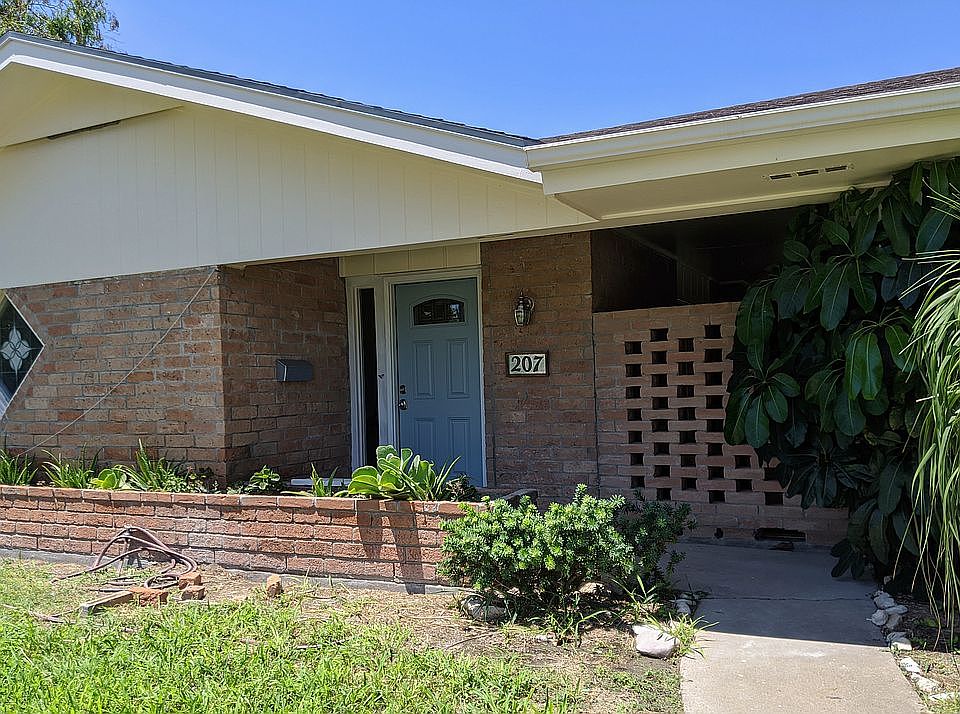 1st image of 207 Frio Dr