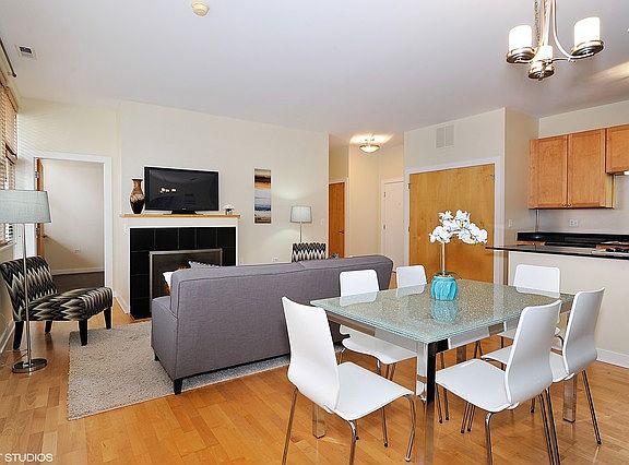 3rd image of 1601 S Halsted St #205