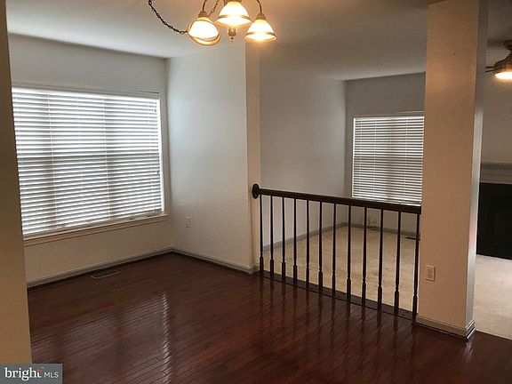 2nd image of 1930 Heatherbrook Ct