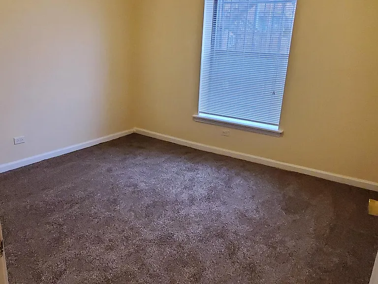 Park Apartments — Photo 2