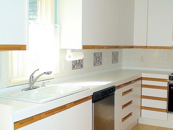 Sunny Eat In Kitchen