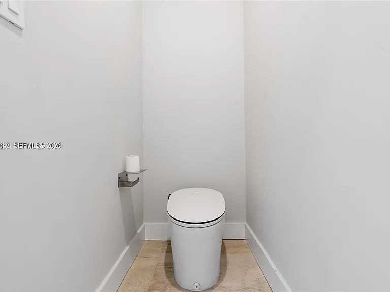 550 S Shore Dr — Photo 32