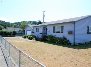 344 S 19th St, Reedsport, OR 97467