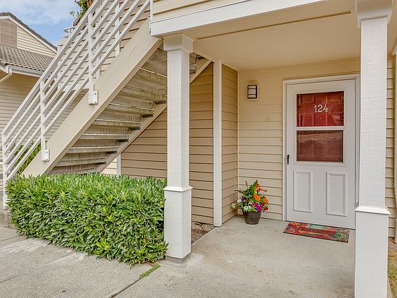 3rd image of 21309 52nd Ave W APT D124