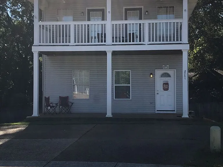 2744 Sumner Pl — Photo 2