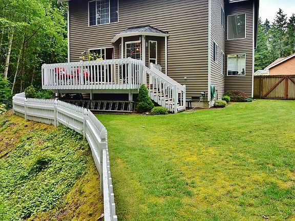 4th image of 1163 NW Montery Ct