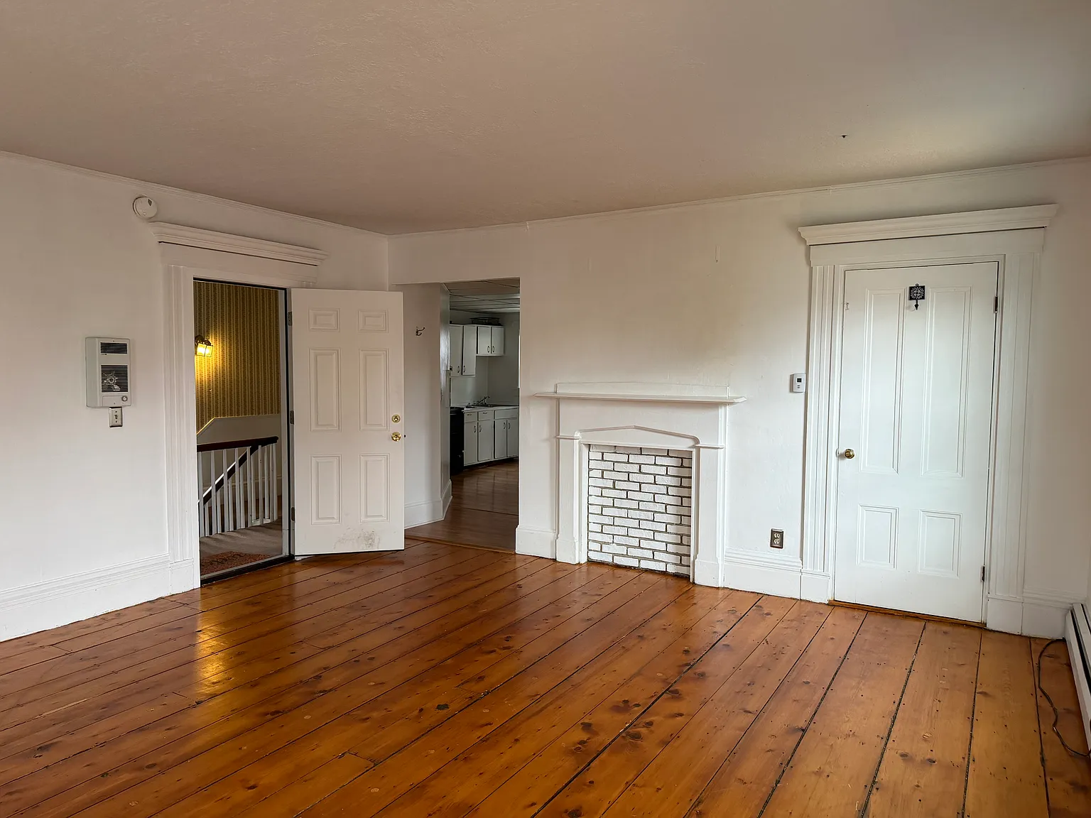 1 bed, 800 sqft, $1,295 — Photo 1