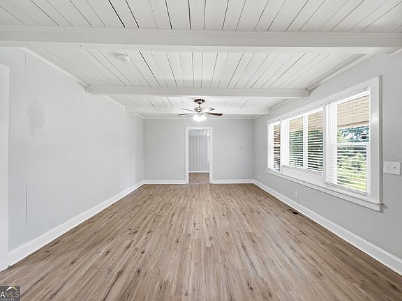 3rd image of 3836 Garrett Rd