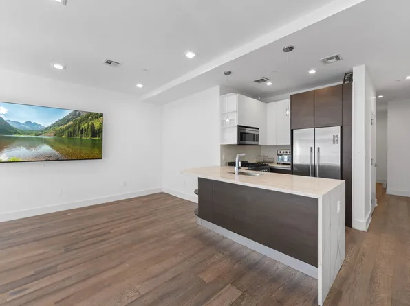 1769 East 13th Street image 3 of 17