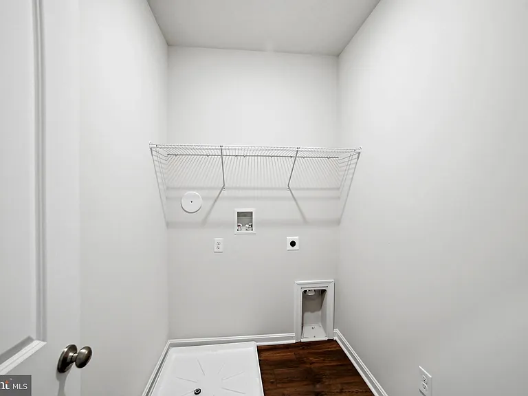 858 Amity St — Photo 19