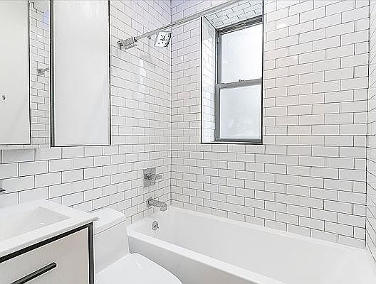 4th image of 1671 Lincoln Pl #1A