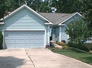 12216 Dolomite Dr, Pineville, NC 28134