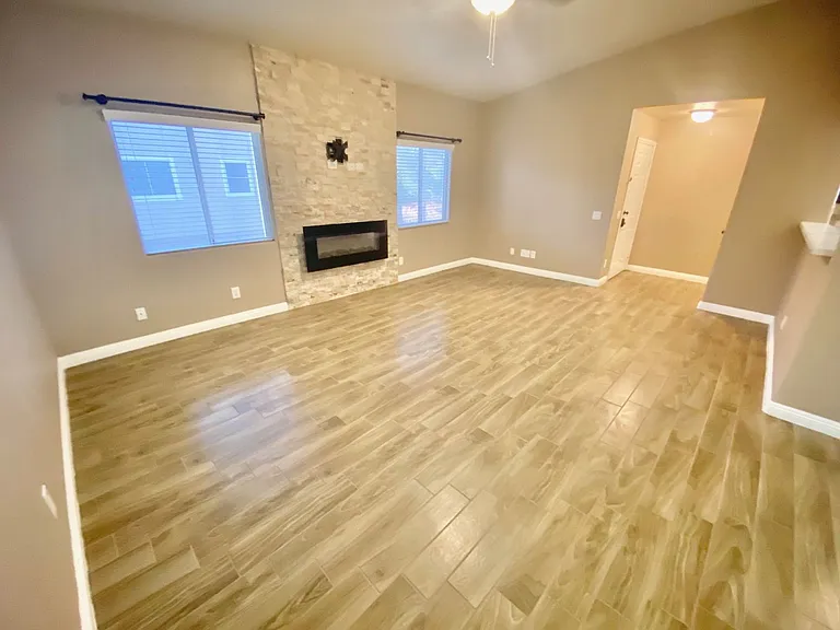 2000 Turquoise Ridge St #204 — Photo 4