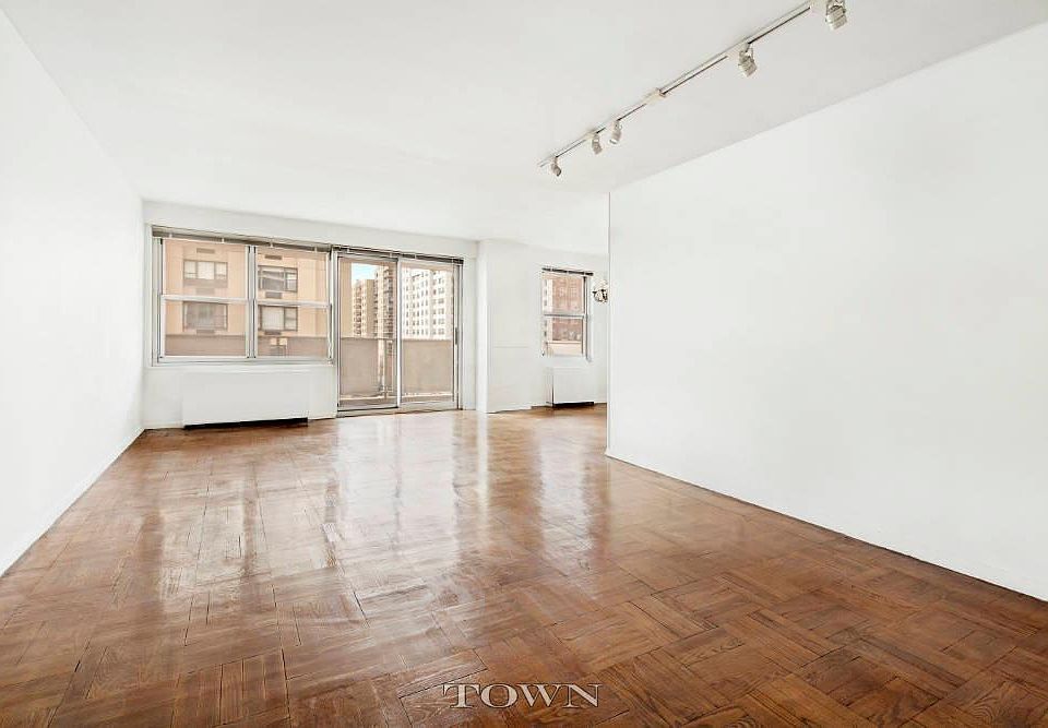 1st image of 205 3rd Ave APT 9H