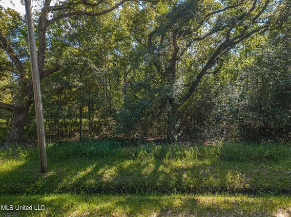 0 Gulf St #14, Bay Saint Louis, MS 39520