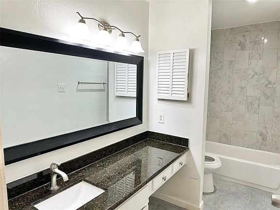 5th image of 12500 Sandpiper Dr APT 9