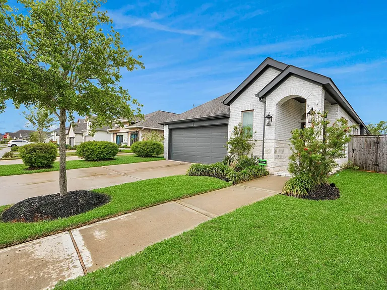 4219 Colony Ln — Photo 3