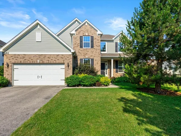 182 Regal Dr, Crystal Lake, IL 60014