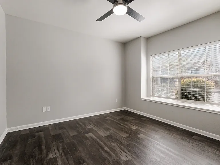 Castle Hills Townhomes — Photo 7