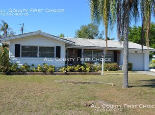 705 Shore Dr, Largo, FL 33771