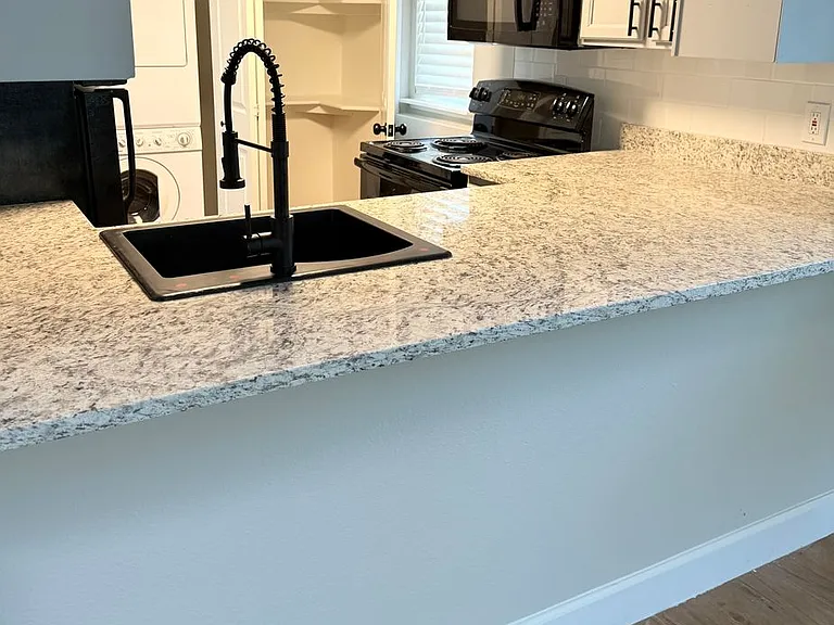 Cottonwood Creek Apartments — Photo 22