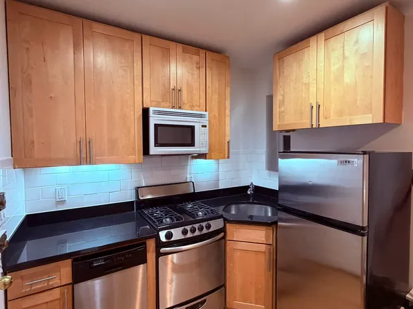 326 East 82nd Street image 1 of 15