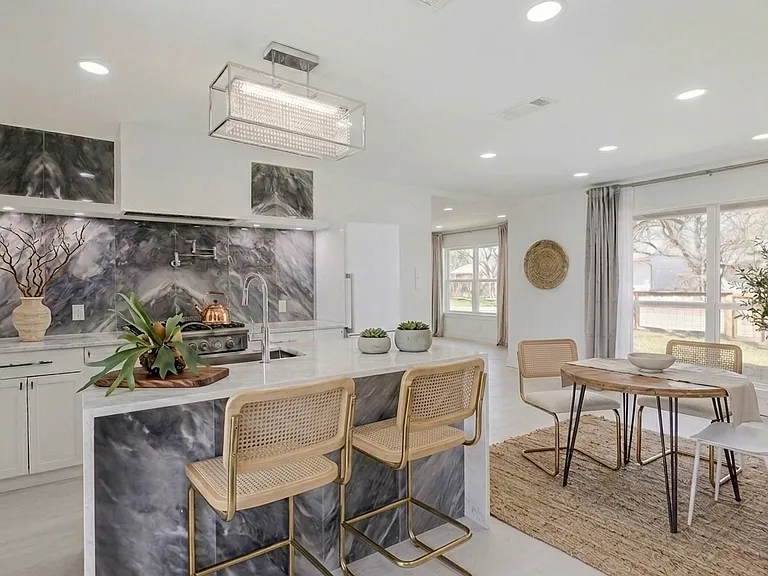 8505 Spearman Dr — Photo 1