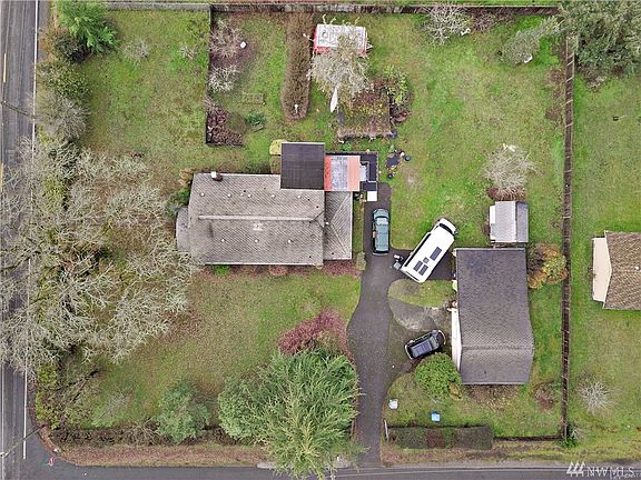 4th image of 717 138th St E