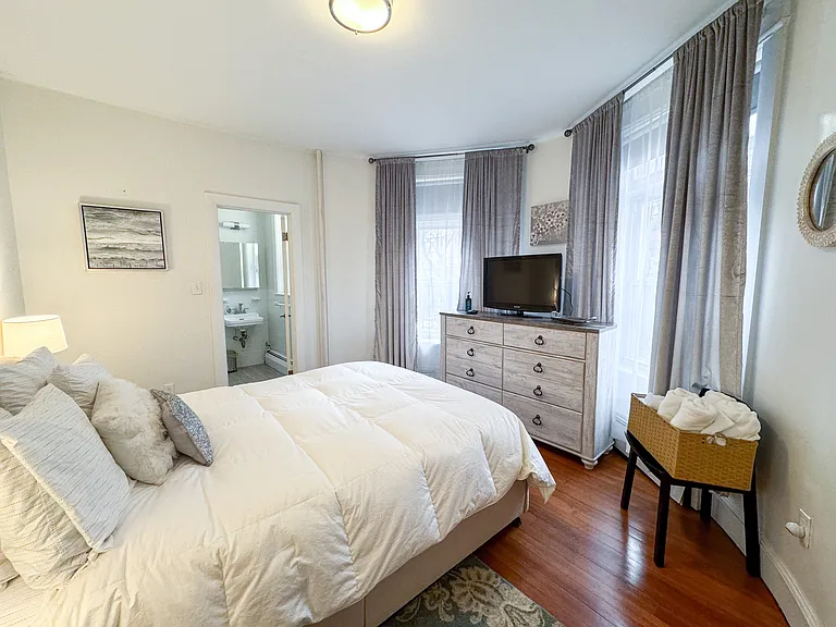 1871-1872 Beacon St #3 — Photo 7
