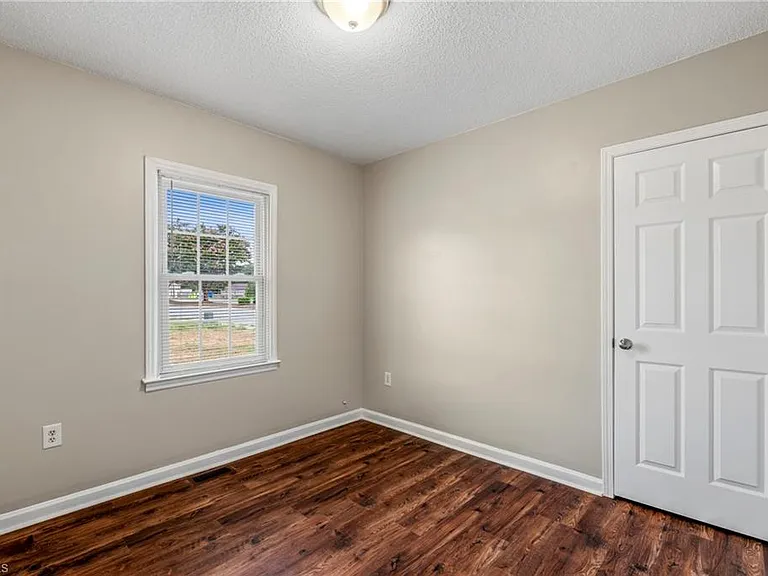2210 E Market St — Photo 11