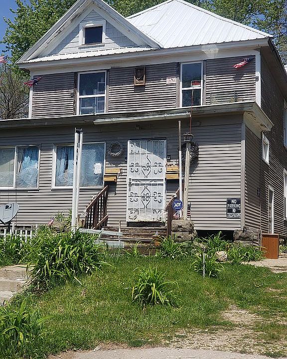 2nd image of 1419 W Jefferson St