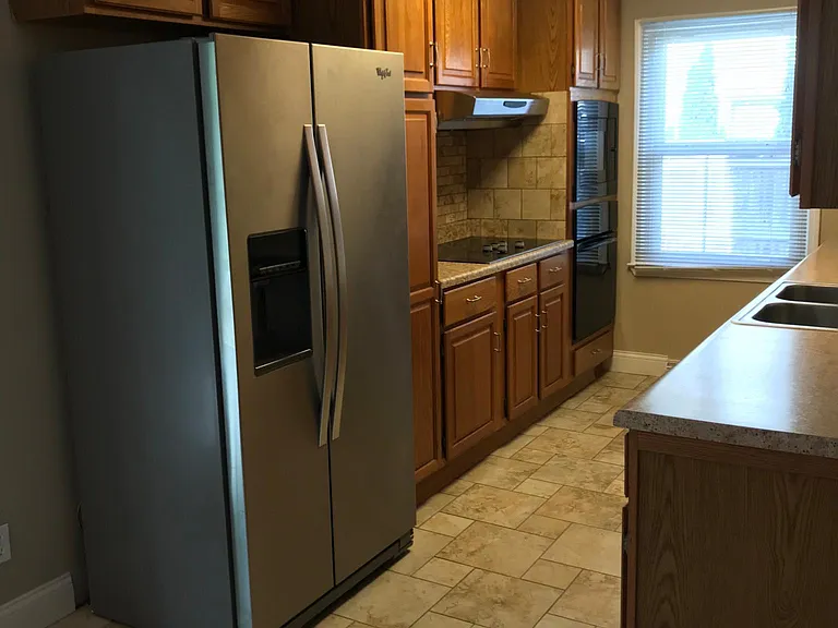 1102 Devonshire Dr — Photo 18