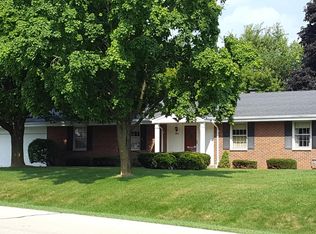 1050 Sunny Crest Dr, Waukesha, WI 53186