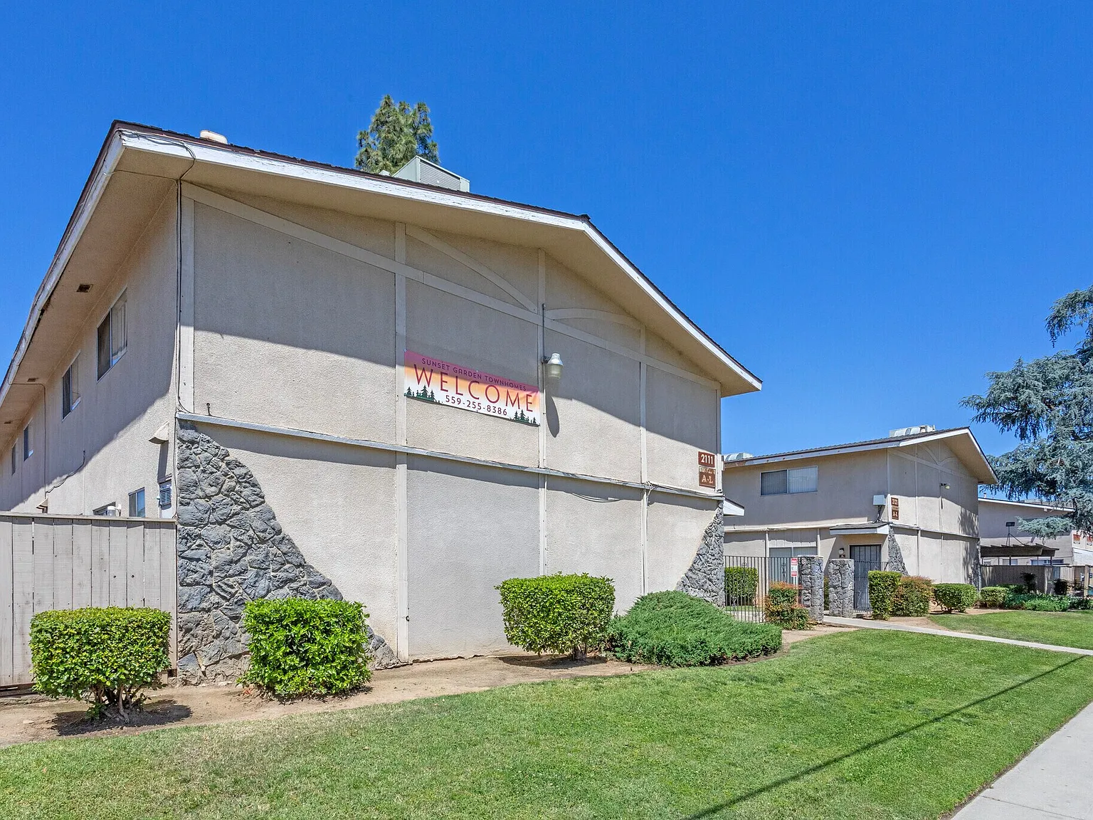 Sunset Gardens Townhomes — Photo 4