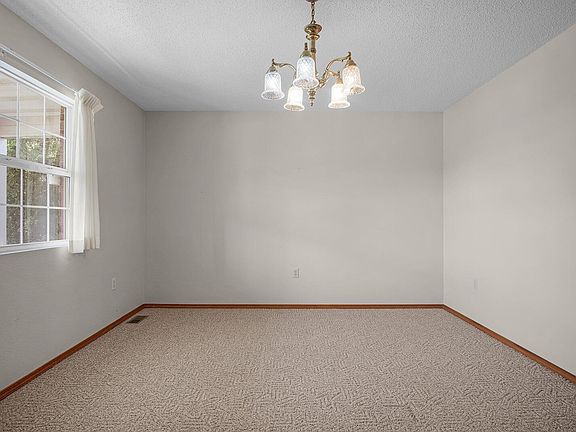 5th image of 2611 Mathew Ct