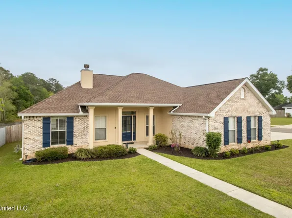 13613 Hidden Oaks Dr, Gulfport, MS 39503