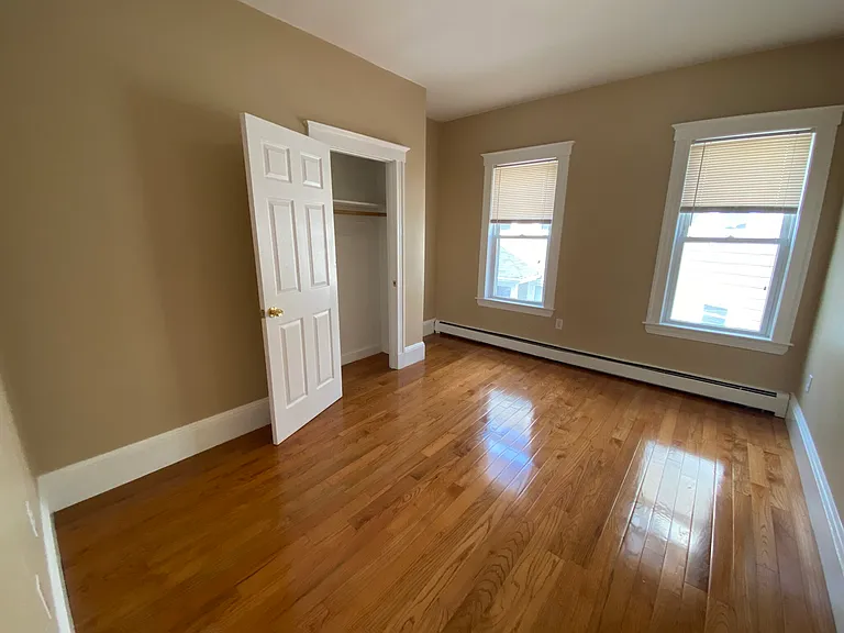 106 Glenwood Rd — Photo 3