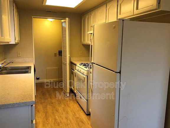 4th image of 2805 Morseman Ave #3