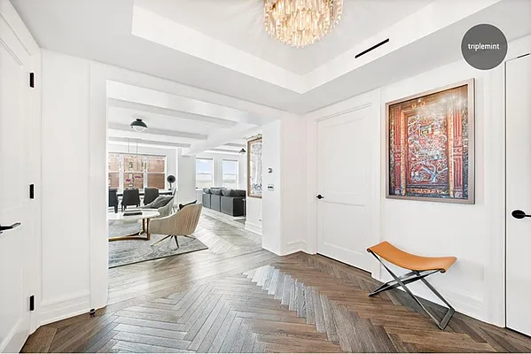 Sold by Triplemint | media 18