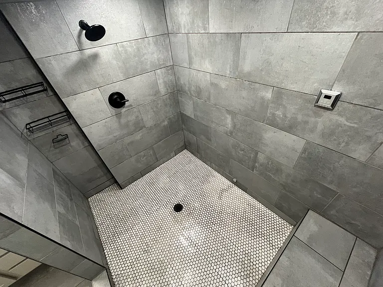 Steam-room and Shower