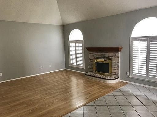 3rd image of 1337 Creekview Dr