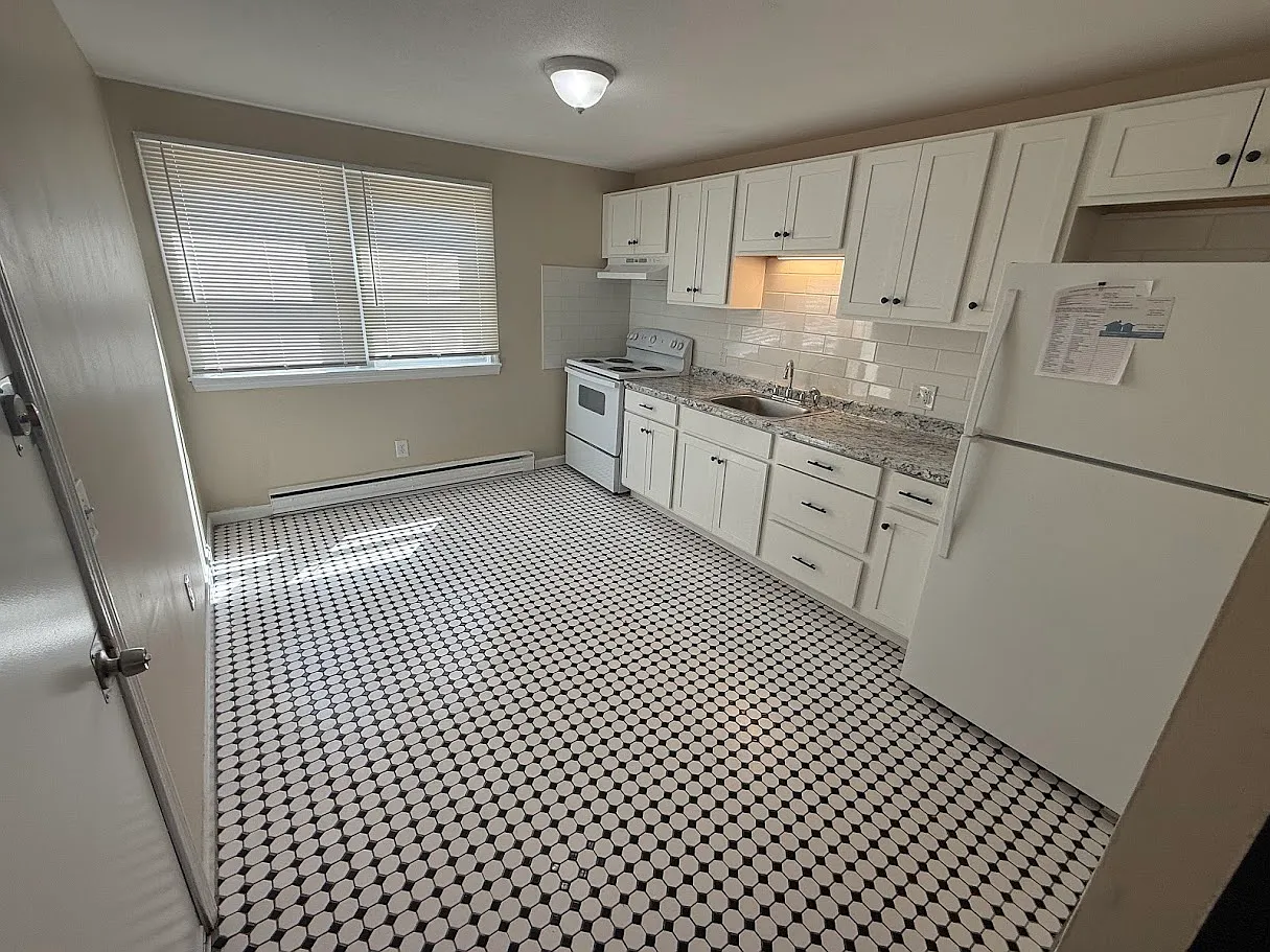 2 bed, $1,700 — Photo 3