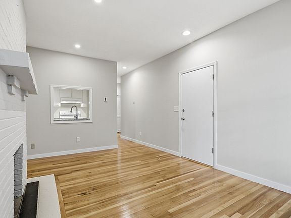 4th image of 28 Edgerly Rd APT 2